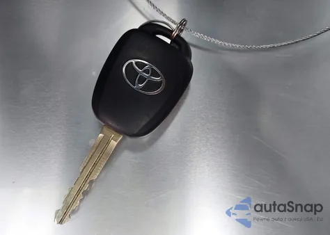 2018 Toyota Corolla Se z USA, uszkodzony, nr VIN 5YFBURHE5JP757243